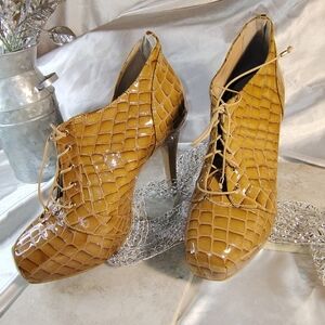 Miucha Shoes | Reptile Print Tan | Size 8
